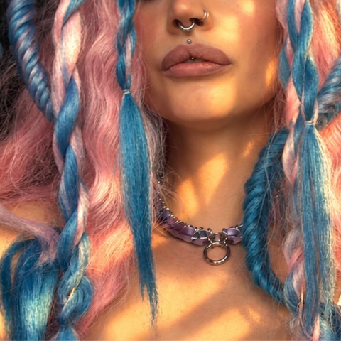 Scalemail-Choker aus silberfarbenem Metall, matt und glänzend, moderner, edler Stil