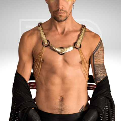 Model Gabo mit Harness
