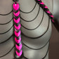 Aphrodite Fire Harness schwarz und pink, verführerisch und kraftvoll
