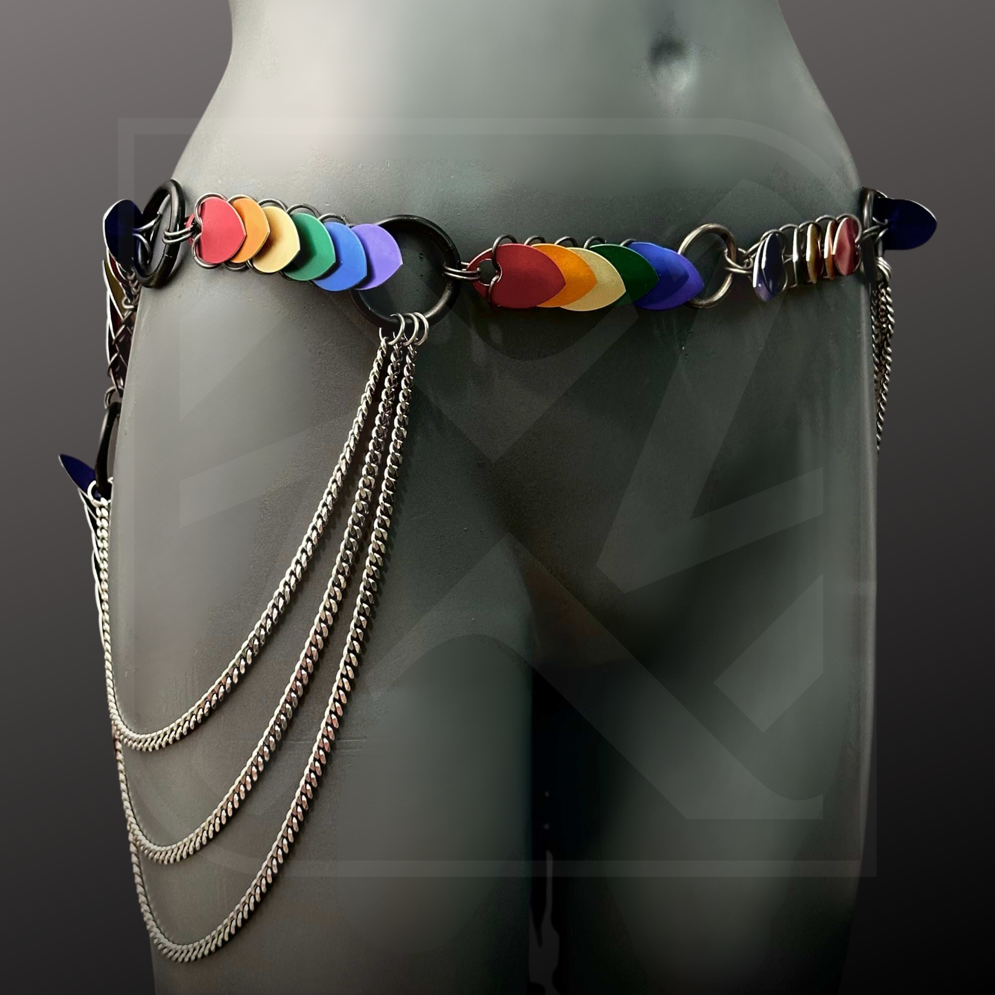 Regenborgen farbenes Harness an Models