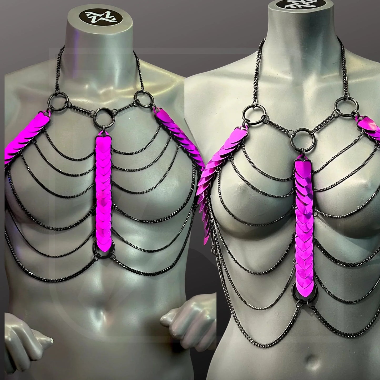 Scalemail Harness mit Ketten, Einzel-Farbe Pink, auffällig, modern, kraftvoller Look