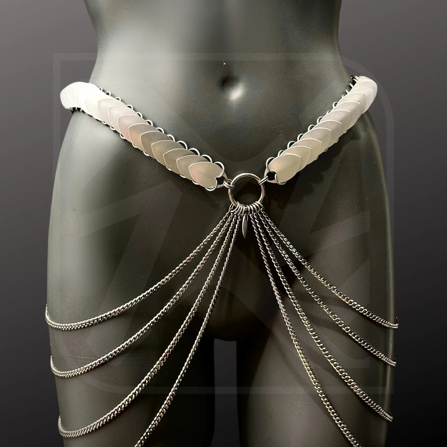 Silberfarbener 2-in-1 Scalemail Harness mit Ketten, Festival-Style, sinnlich und mutig