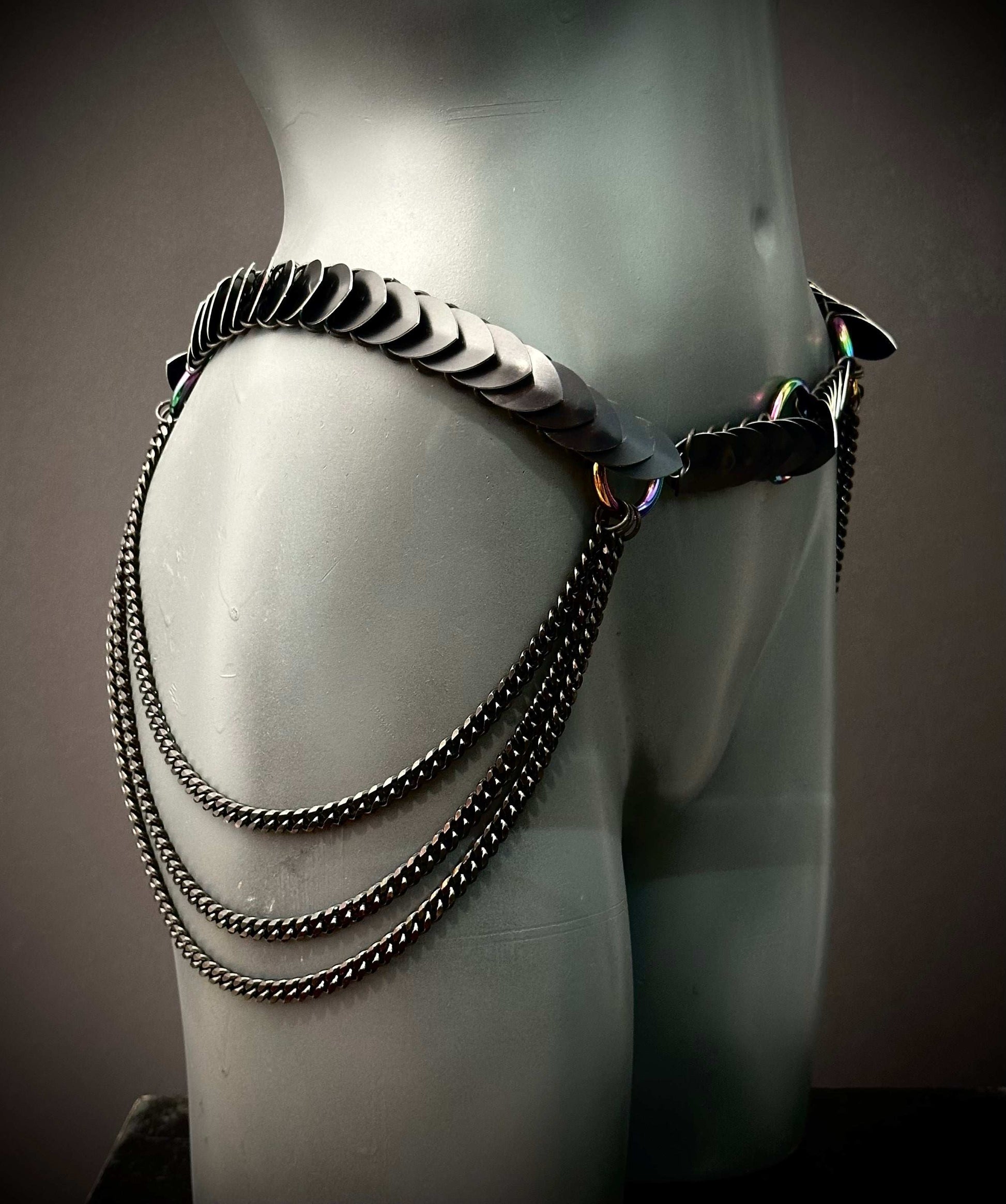 Gürtel Aphrodite Desire Edition schwarz mit Kettendetails, stilvoll und verführerisch