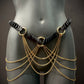 Aphrodite Desire Harness Gold Schwarz mit filigranen Ketten, verführerisch und elegant