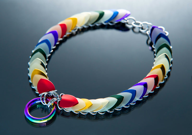 Choker-Halsband bunt mehrfarbig stilvoll modern lebendig joyvoll