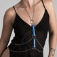 Venus Ketten-Body Harness mit blauen Lederdetails und silbernen Metallschmuckketten, elegant und selbstbewusst