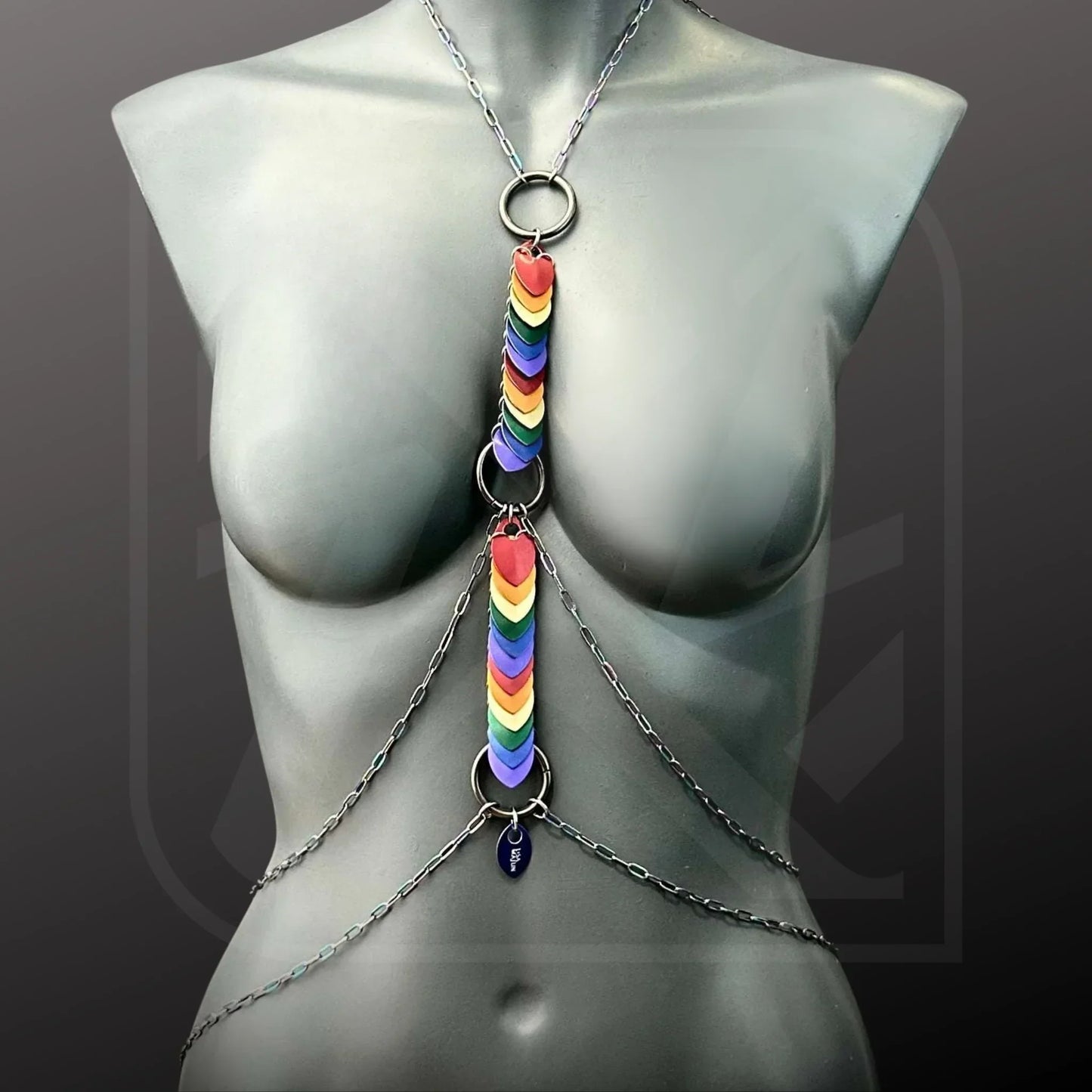 Venus Bodychain im Scalemail-Stil, bunt in Regenbogenfarben, Pride Edition, moderner Look, feierlich