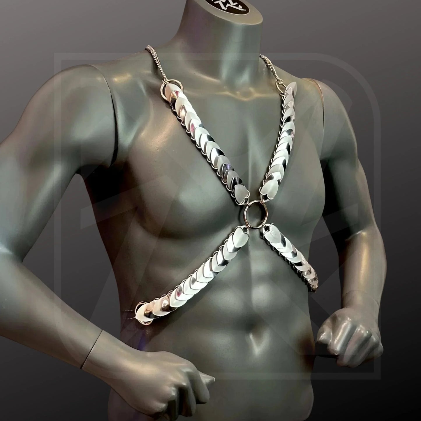 Xenia Harness aus Scalemail in Multicolor, Kettenstil, moderner Look, mutig und auffällig