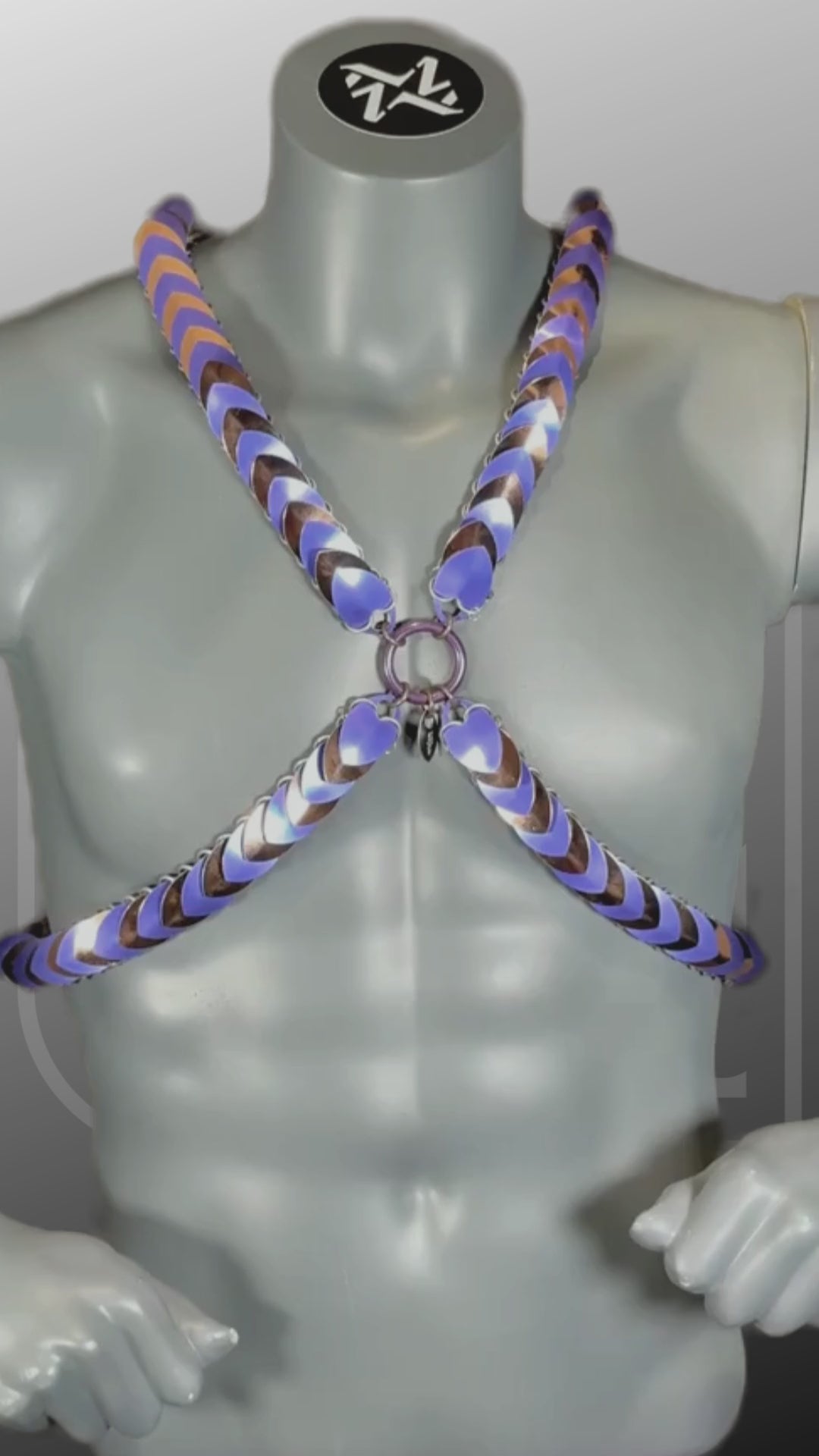 Video von Xenia Harness in Lila, Bronze