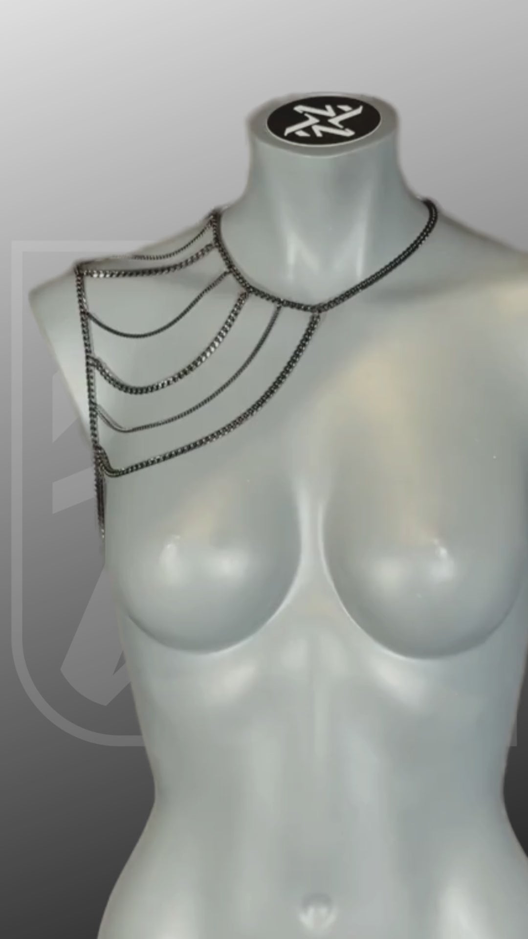 Video von Wing Bodychain auf puppe